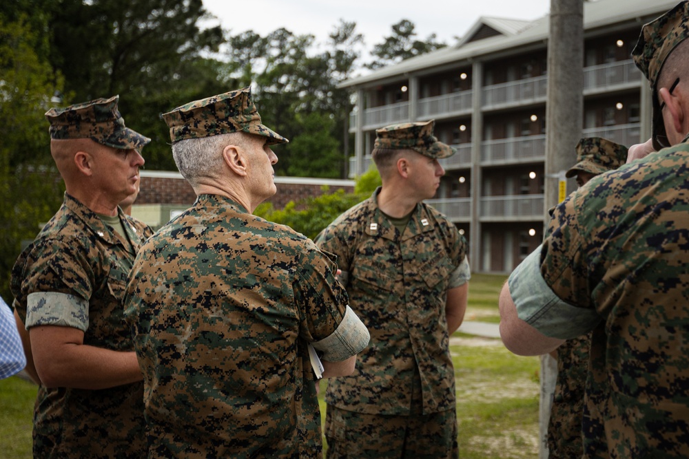 ACMC visits 2nd MLG Barracks FC504