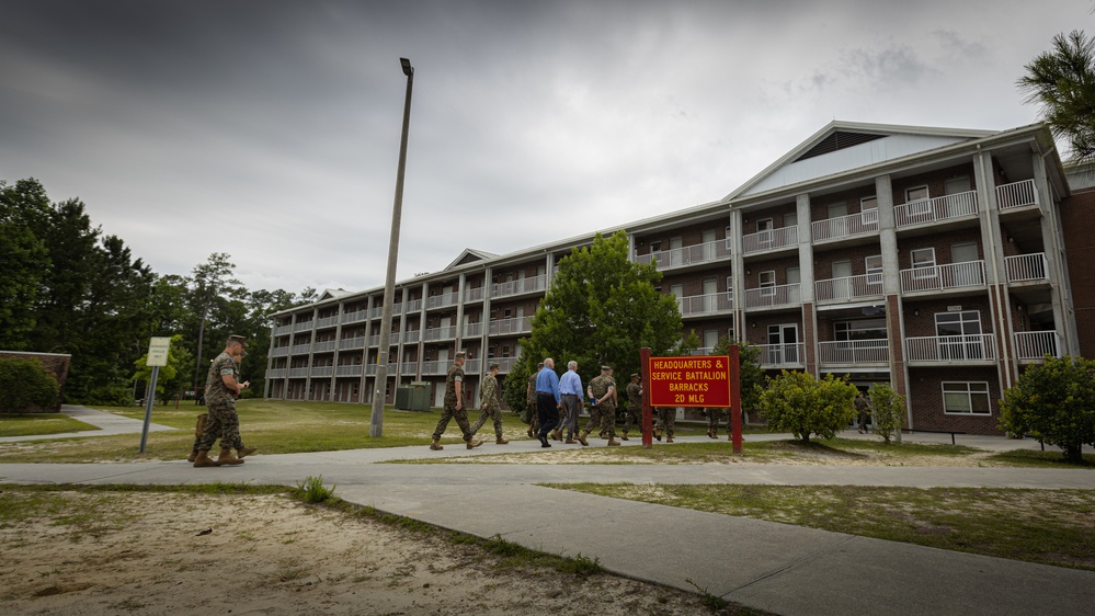 ACMC visits 2nd MLG Barracks FC504