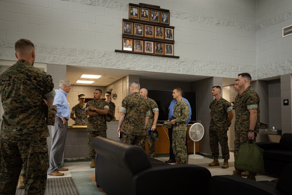 ACMC visits 2nd MLG Barracks FC504