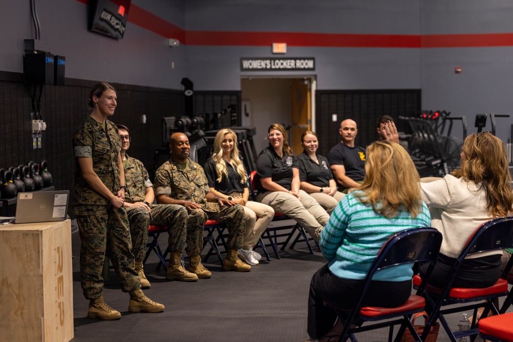 II MEF Spouses visit 2nd MLG Human Performance Center