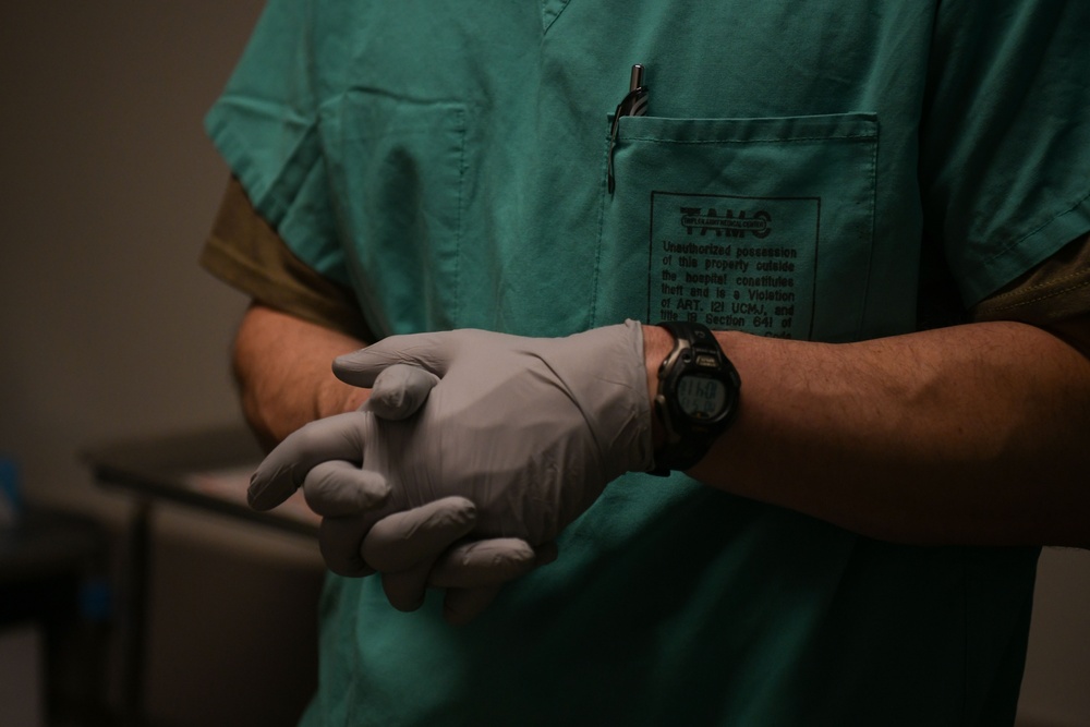 110th Medical Group Airmen sharpen ER skills at Tripler Army Medical Center