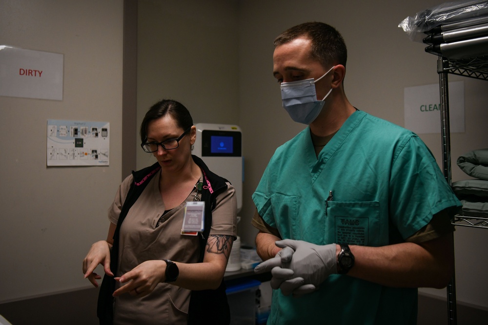 110th Medical Group Airmen sharpen ER skills at Tripler Army Medical Center