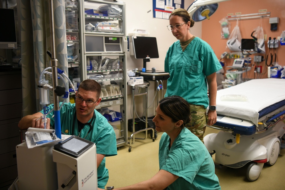 110th Medical Group Airmen sharpen ER skills at Tripler Army Medical Center