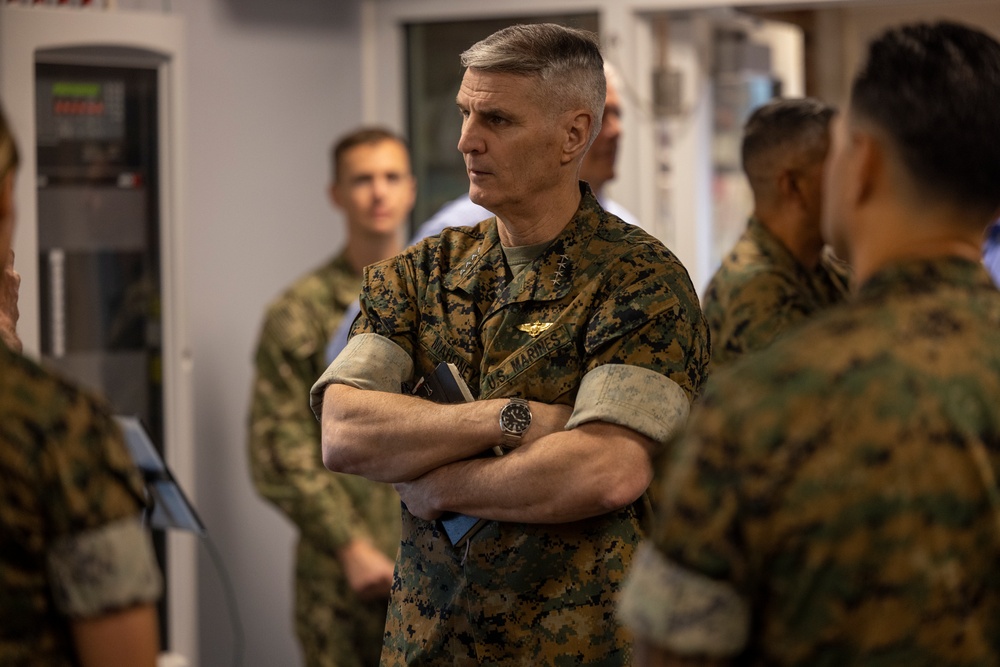 Assistant Commandant of the Marine Corps visits 2nd MLG Human Performance Center