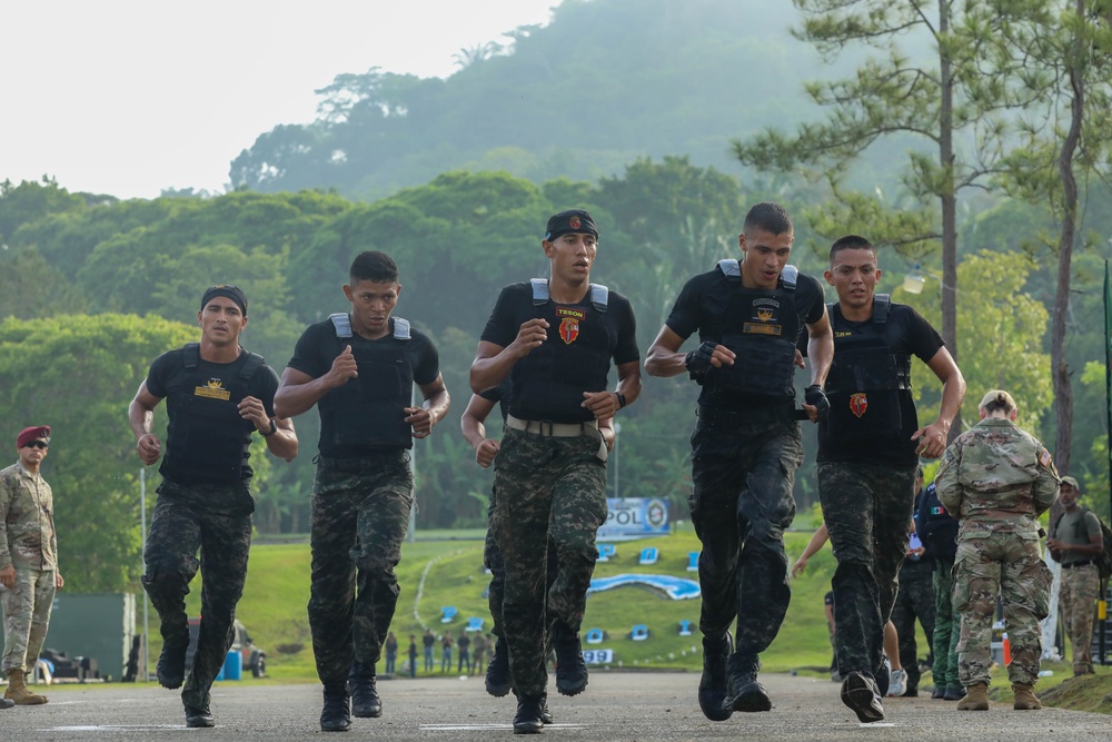 Fuerzas Comando 24 Physical Test