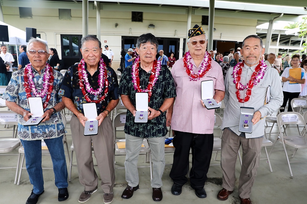 Army awards Purple Heart medals in 1945 crash