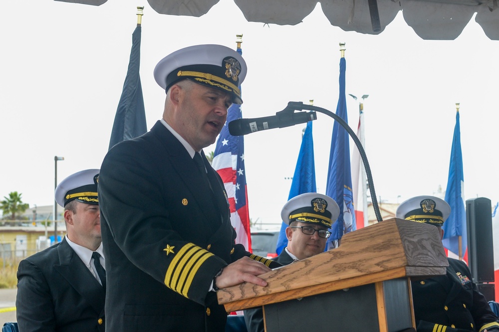 USS Cincinnati (LCS 20) Conducts Change of Command Ceremony