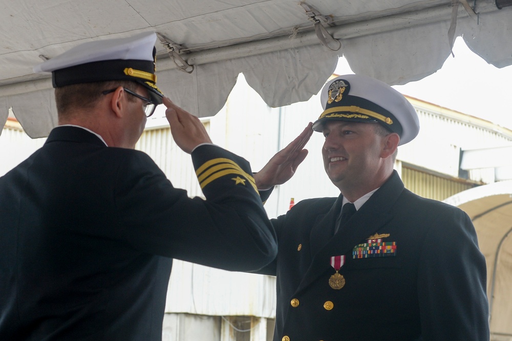 USS Cincinnati (LCS 20) Conducts Change of Command Ceremony