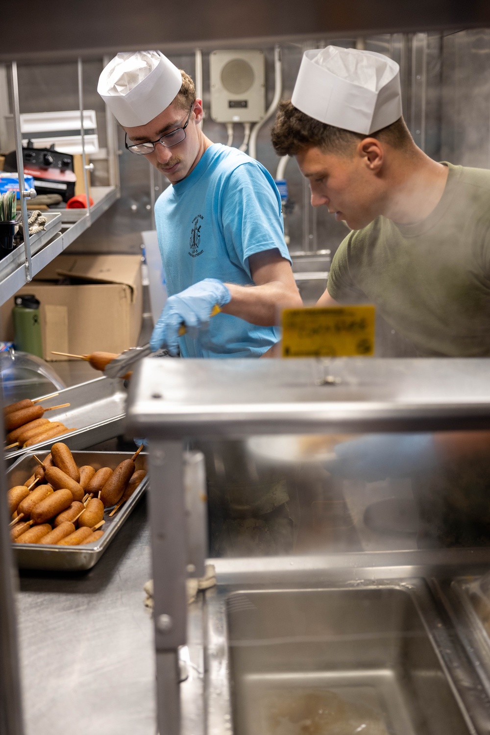 USS Bataan Culinary Specialists Serve Lunch in Wardroom