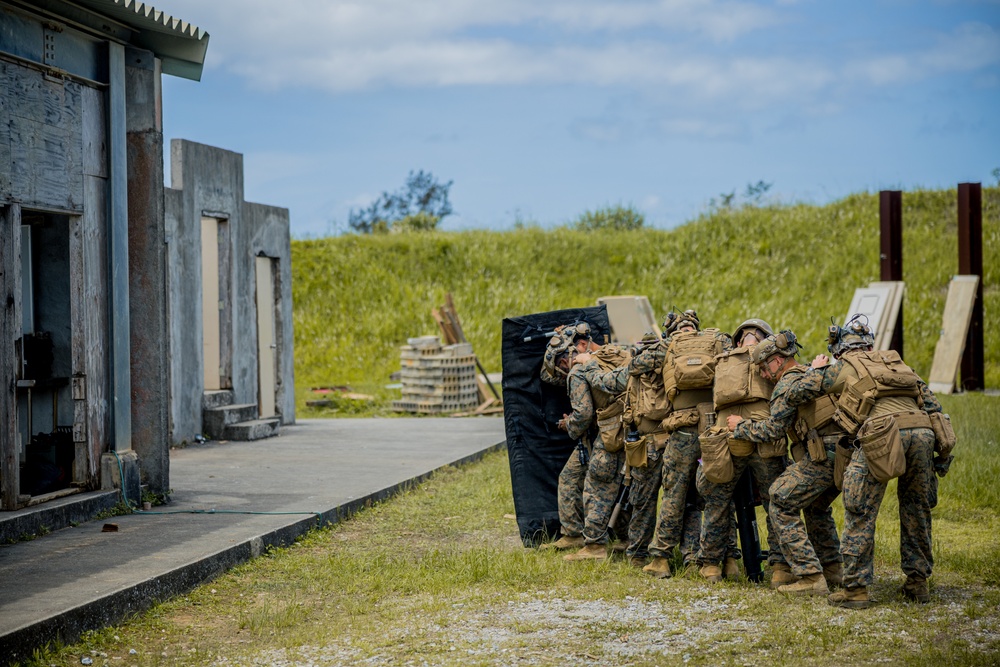 V28 Engineers Execute Urban Breaching Range