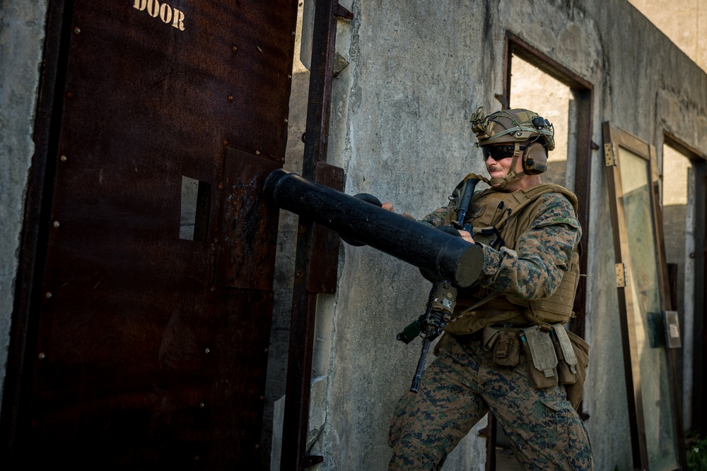 V28 Engineers Execute Urban Breaching Range