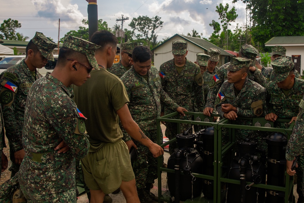 ACDC: US, Philippine Marines Train on Water Purification