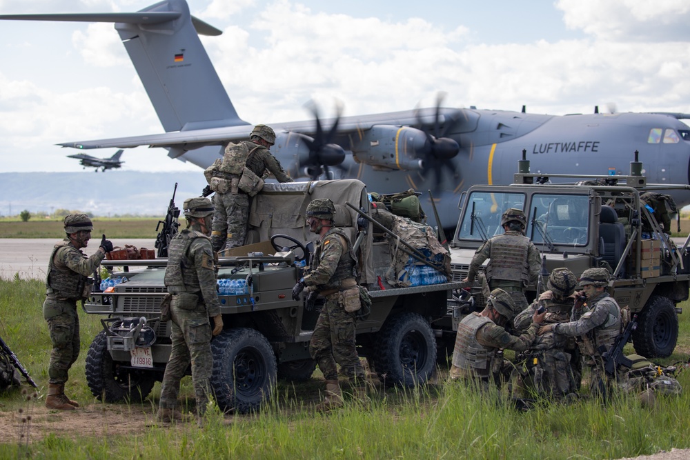 NATO troops train together during Swift Response