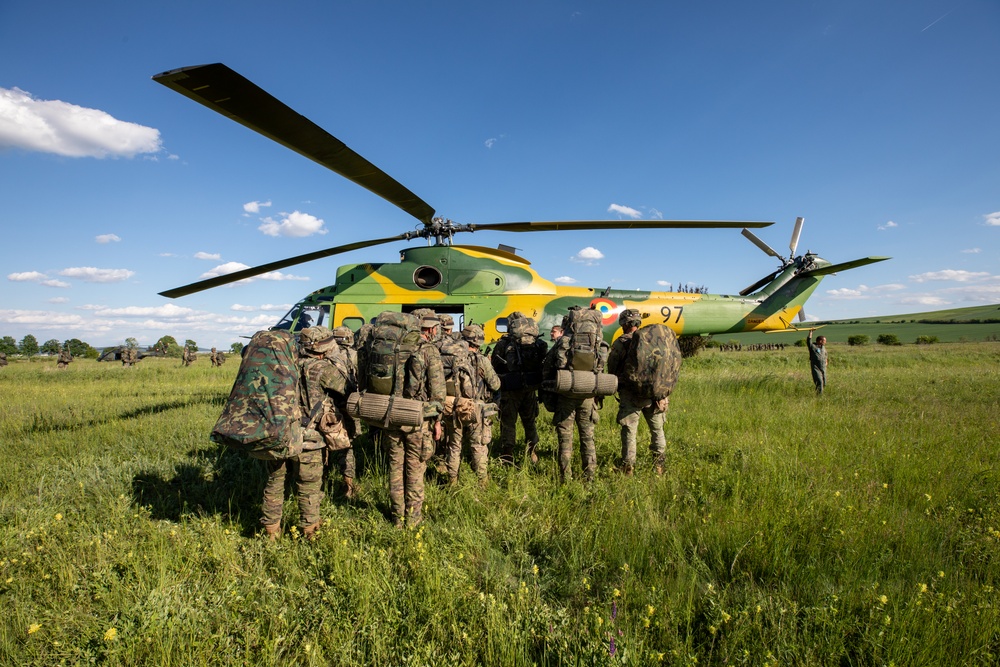 NATO troops train together during Swift Response