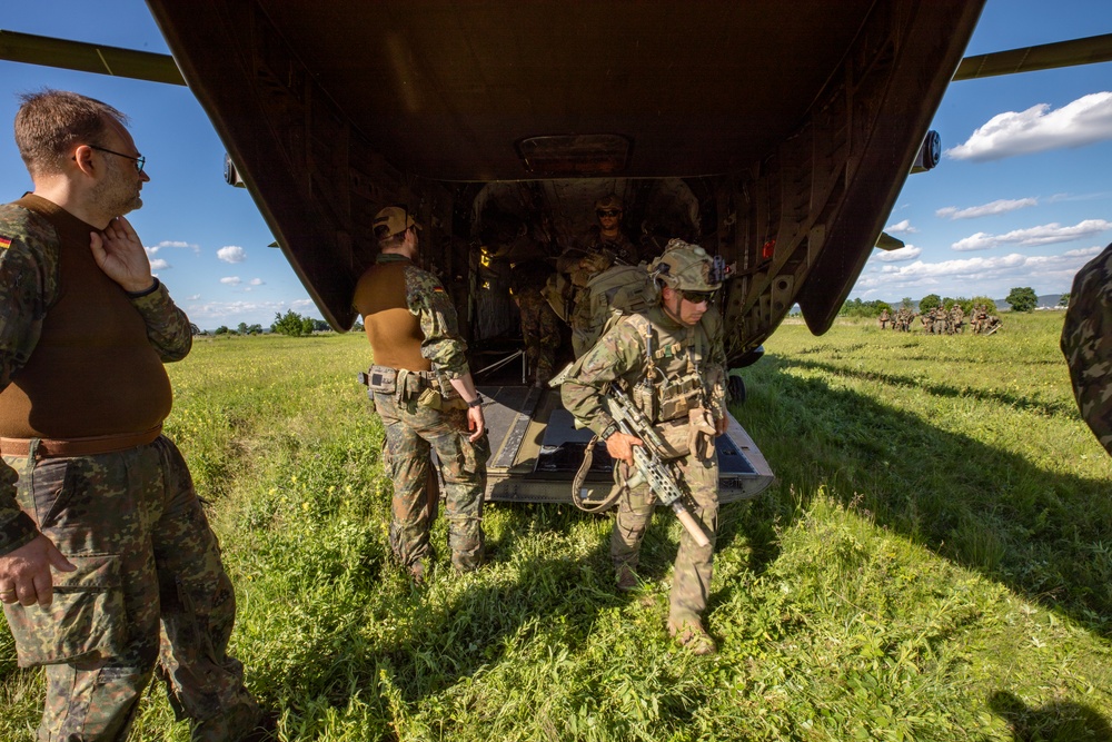 NATO troops train together during Swift Response