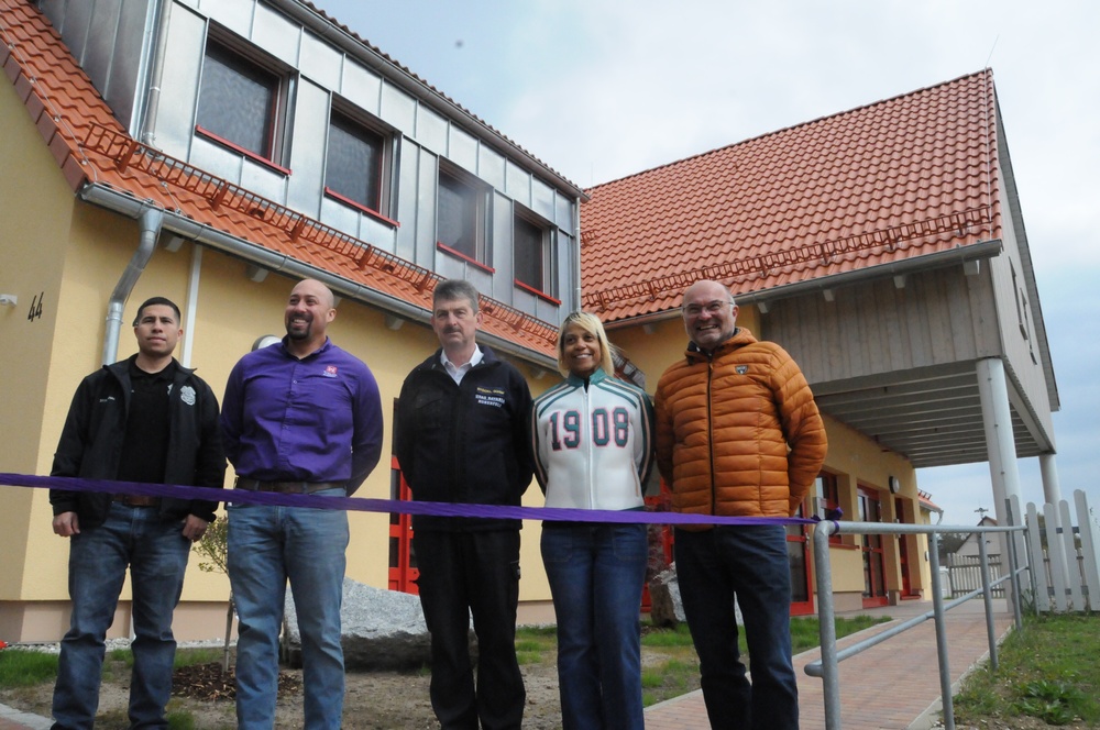 Cutting ribbon