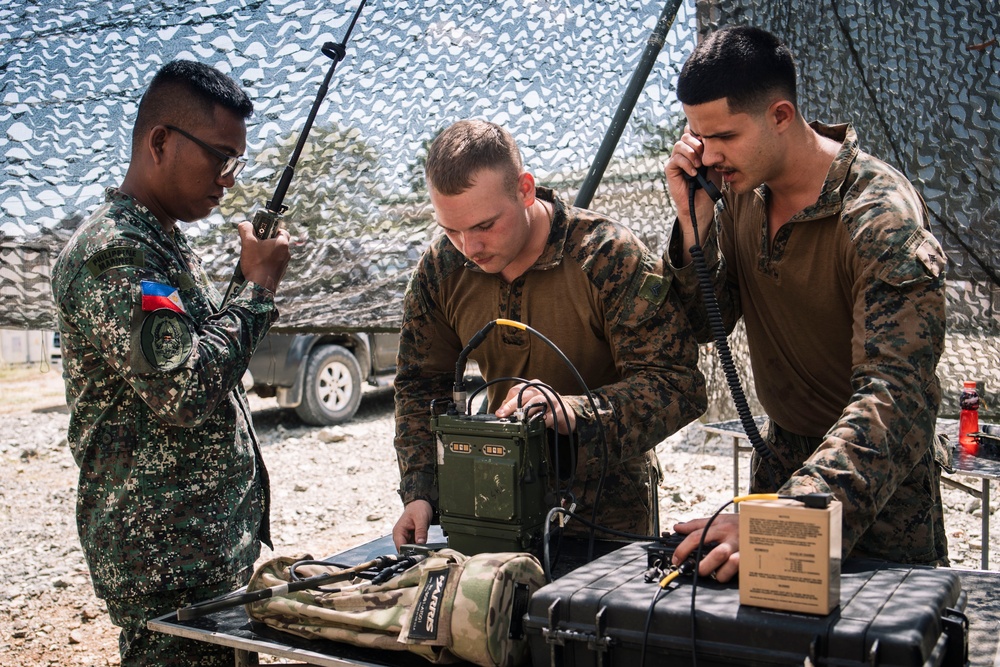 ACDC: US, Philippine Marines Enable Partnered Communications