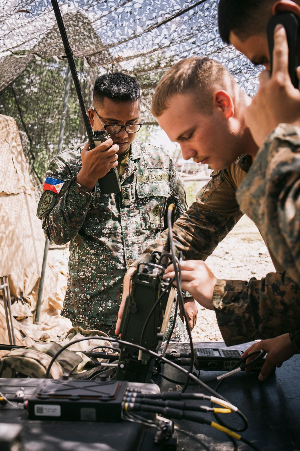 ACDC: US, Philippine Marines Enable Partnered Communications