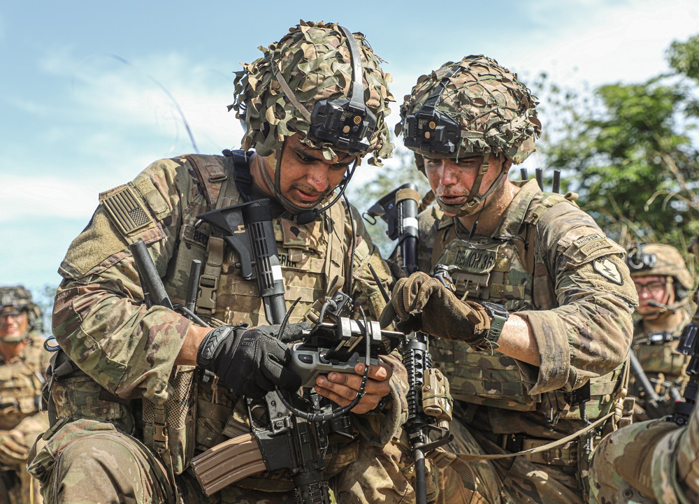 2nd Battalion, 27th Infantry Regiment, 3rd Infantry Brigade Combat Team, 25th Infantry Division conducts live fire exercise