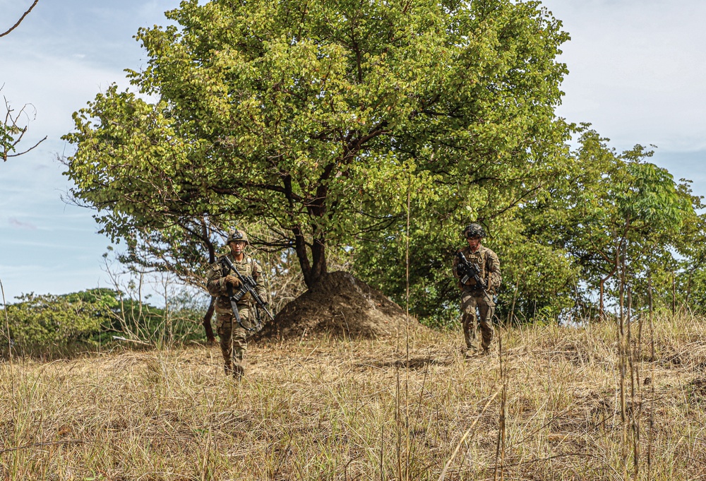 2nd Battalion, 27th Infantry Regiment, 3rd Infantry Brigade Combat Team, 25th Infantry Division conducts live fire exercise