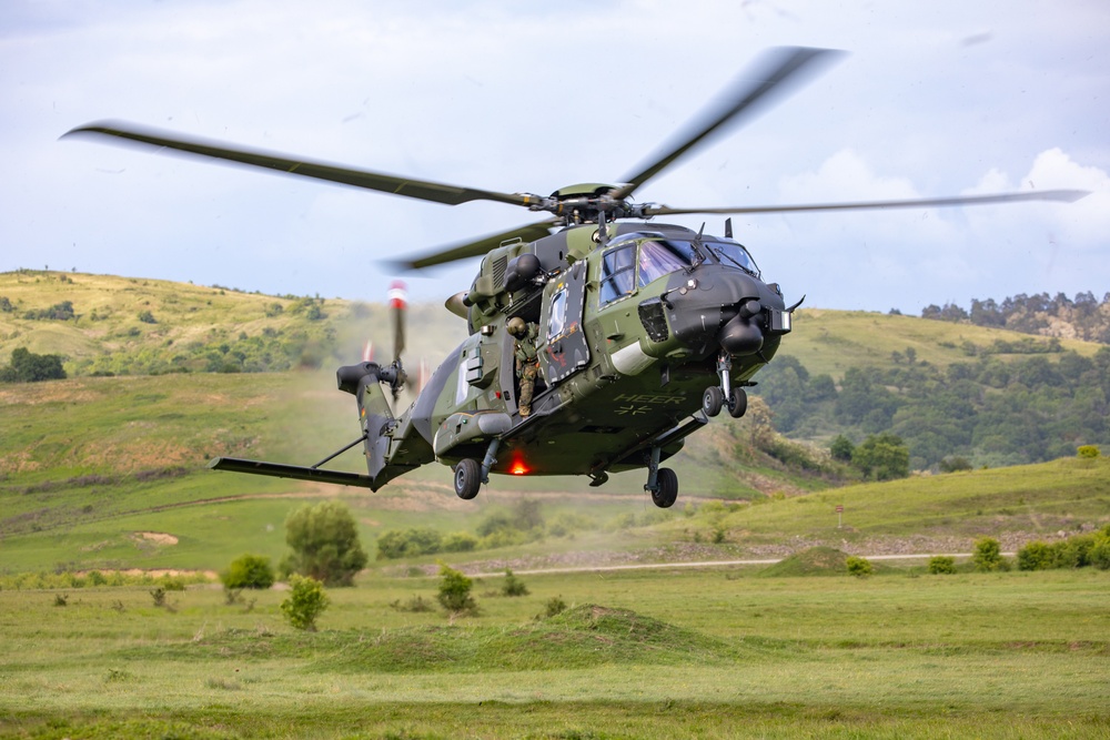 NATO troops conduct air assault training during Swift Response