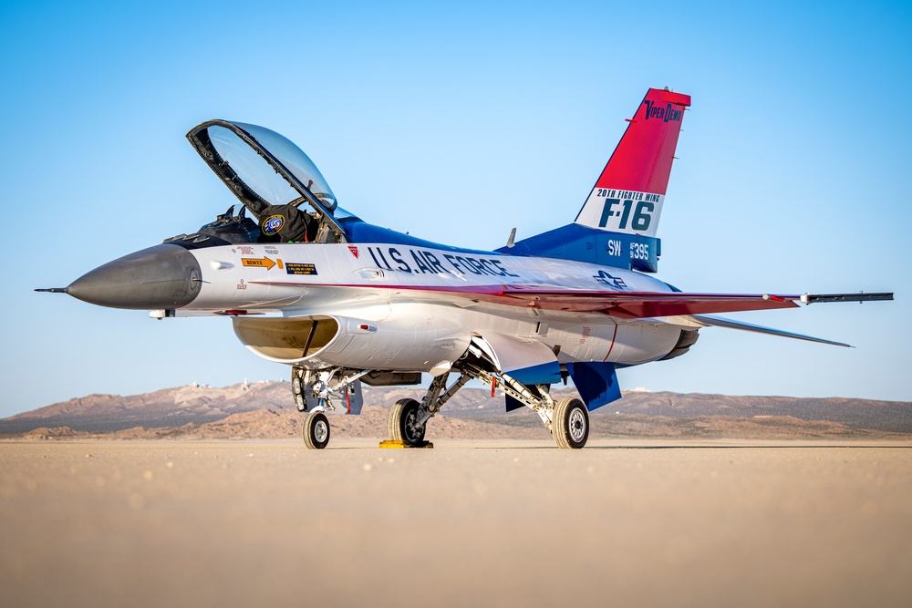 412th Test Wing repaints iconic livery for F-16 Viper Demo Team