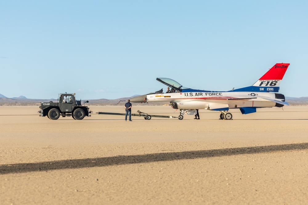 412th Test Wing recreates iconic livery for F-16 Viper Demo Team