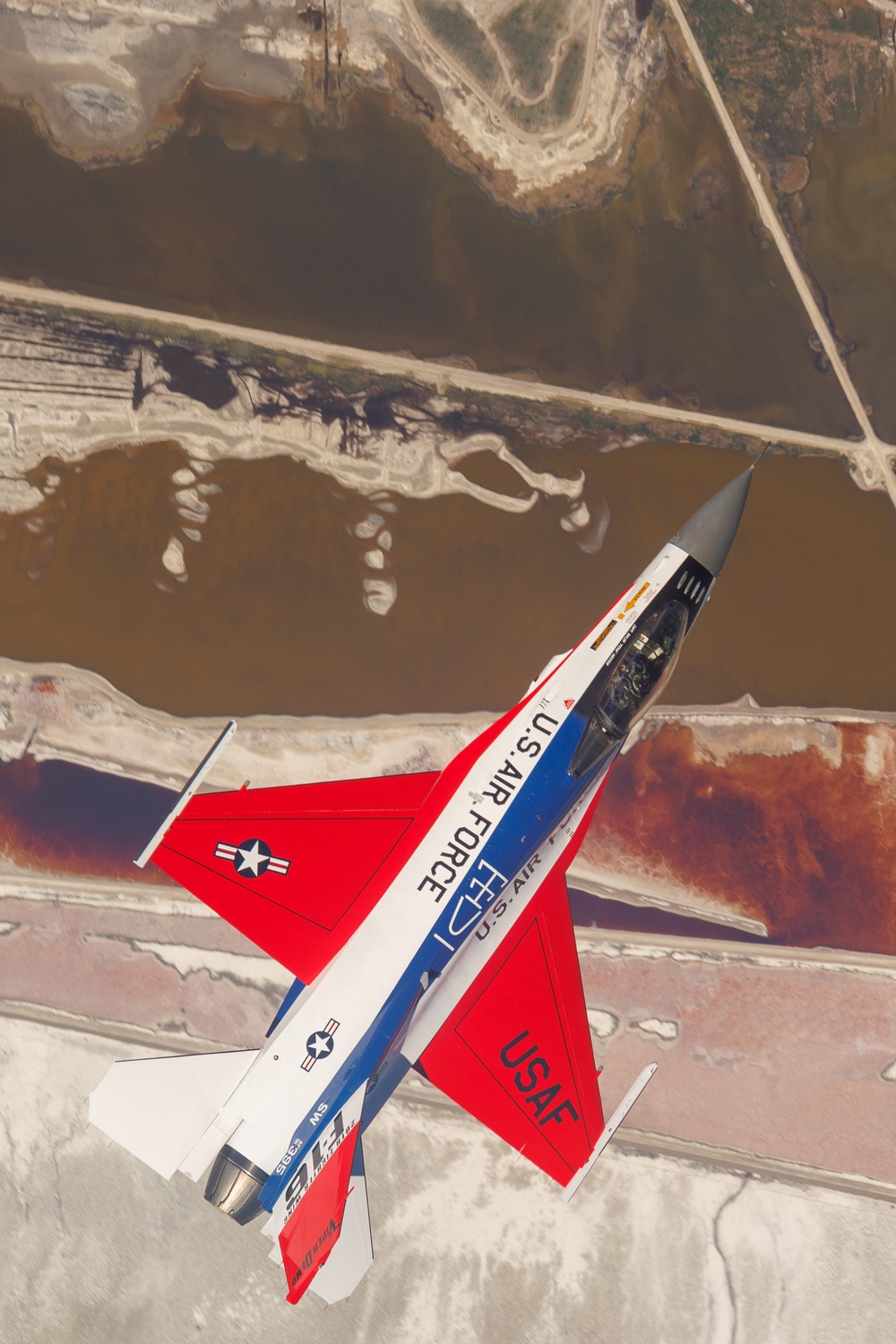 412th Test Wing recreates iconic livery for F-16 Viper Demo Team