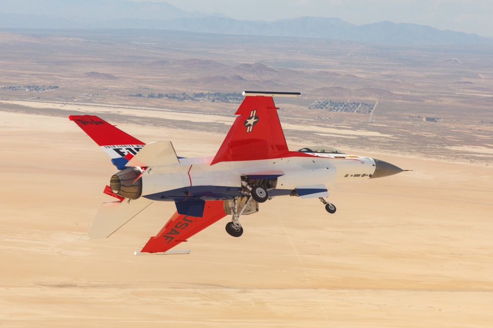 412th Test Wing recreates iconic livery for F-16 Viper Demo Team