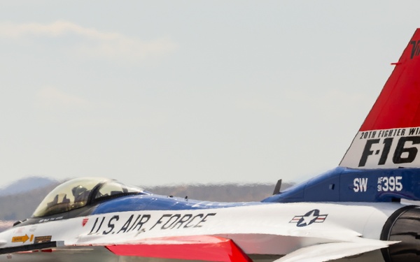 412th Test Wing recreates iconic livery for F-16 Viper Demo Team