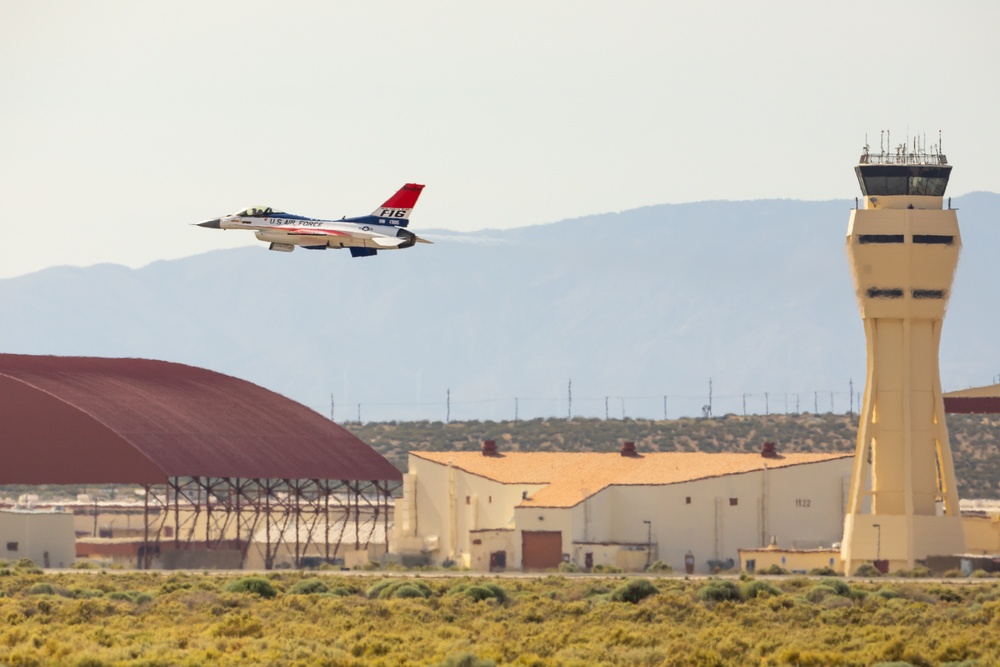 412th Test Wing recreates iconic livery for F-16 Viper Demo Team