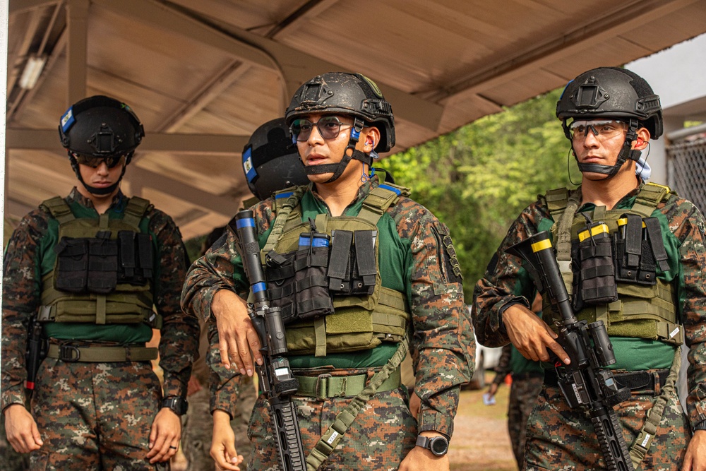 Fuerzas Commando 24 Assaulter Course