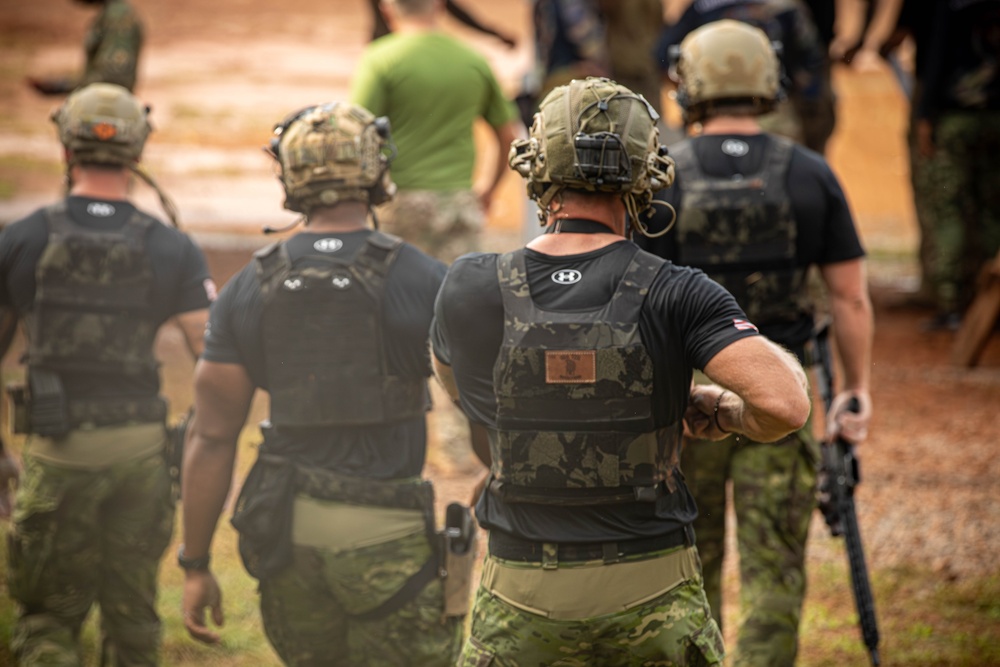 Fuerzas Commando 24 Assaulter Course