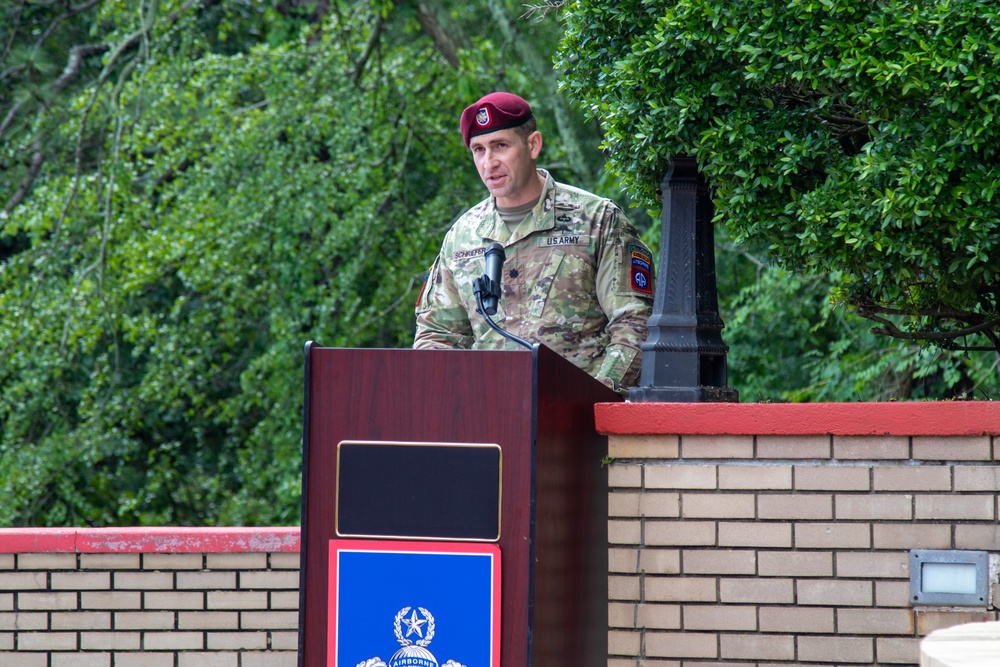 HHBn, 82nd Abn. Div., change of command ceremony