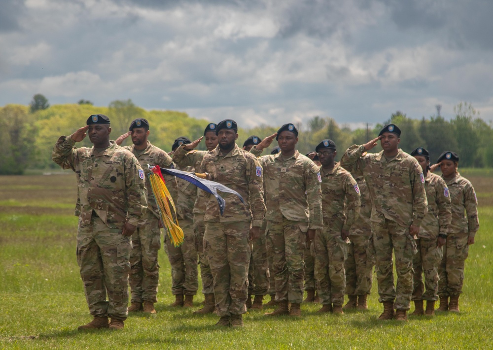 510th Human Resources Company Holds Change of Command
