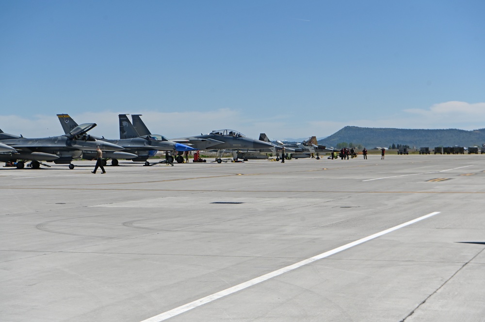 Luke AFB F-16s and F-35s fly with Kingsley Eagles