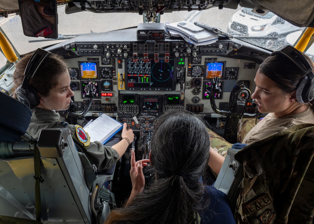 Future of air refueling: USAF tests autonomous systems