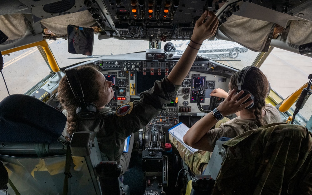 Future of air refueling: USAF tests autonomous systems