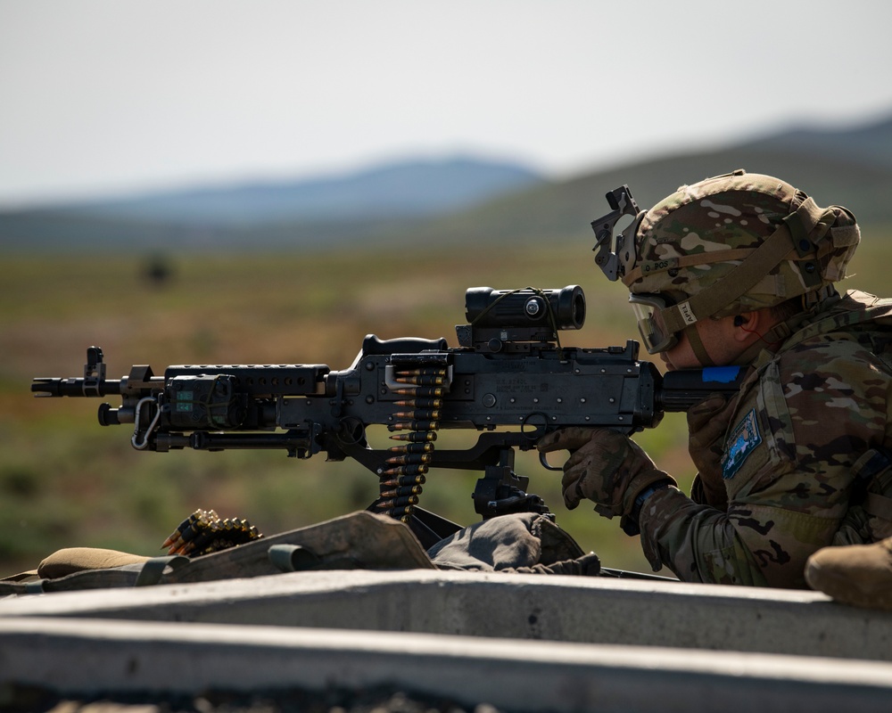 U.S. Soldier Compete in the Region VI National Guard Best Warrior Competition