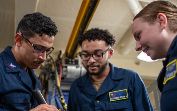 George Washington AIMD Department moves Avionic Equipment