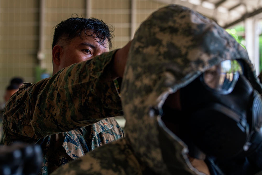 ACDC: 15th MEU, Philippine Service Members Train on CBRN Defense