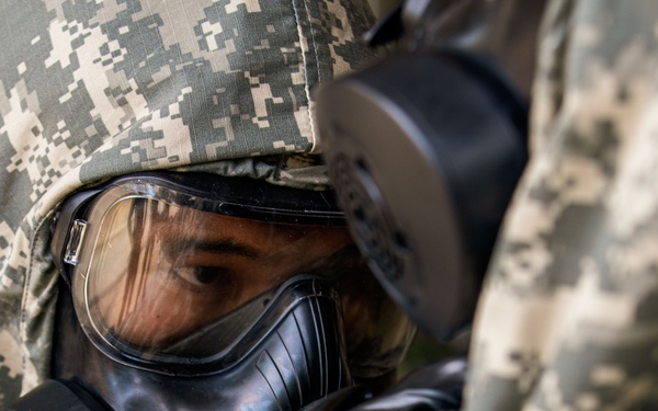 ACDC: 15th MEU, Philippine Service Members Train on CBRN Defense