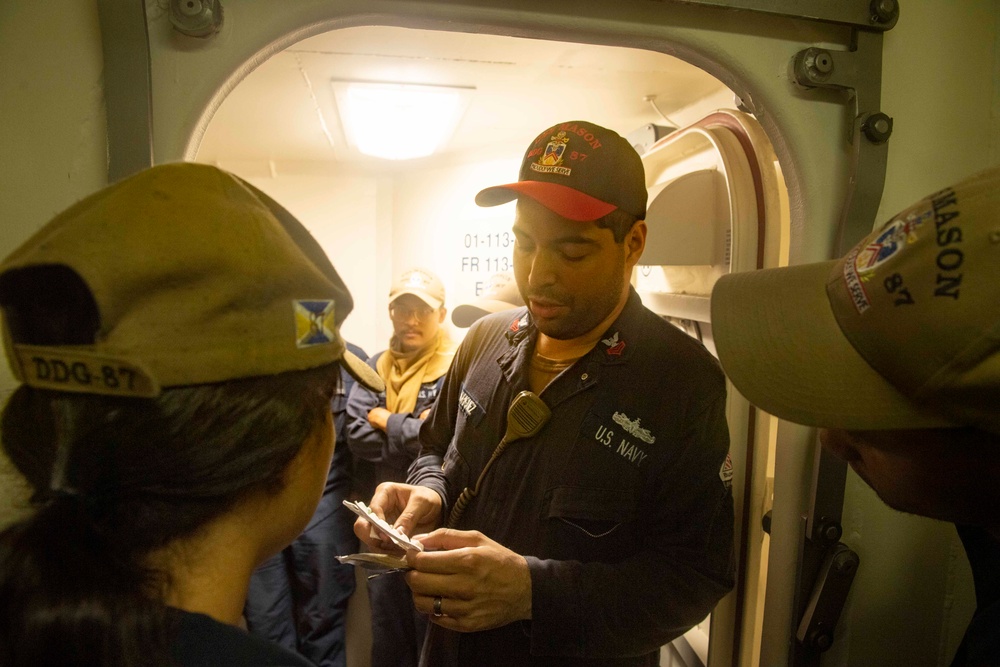 USS Mason Conducts Integrated Training Team Drills in the Red Sea