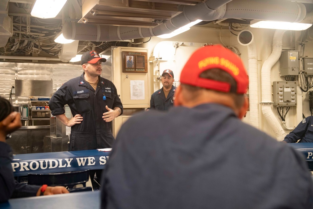 USS Mason Conducts Integrated Training Team Drills in the Red Sea