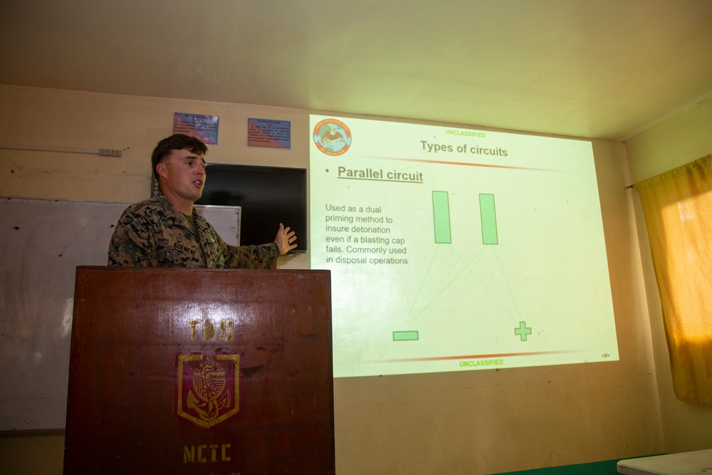 ACDC: MWSS-371 conducts EOD SMEE