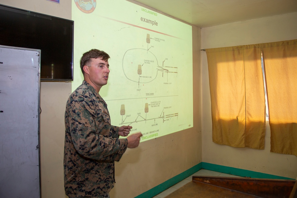 ACDC: MWSS-371 conducts EOD SMEE