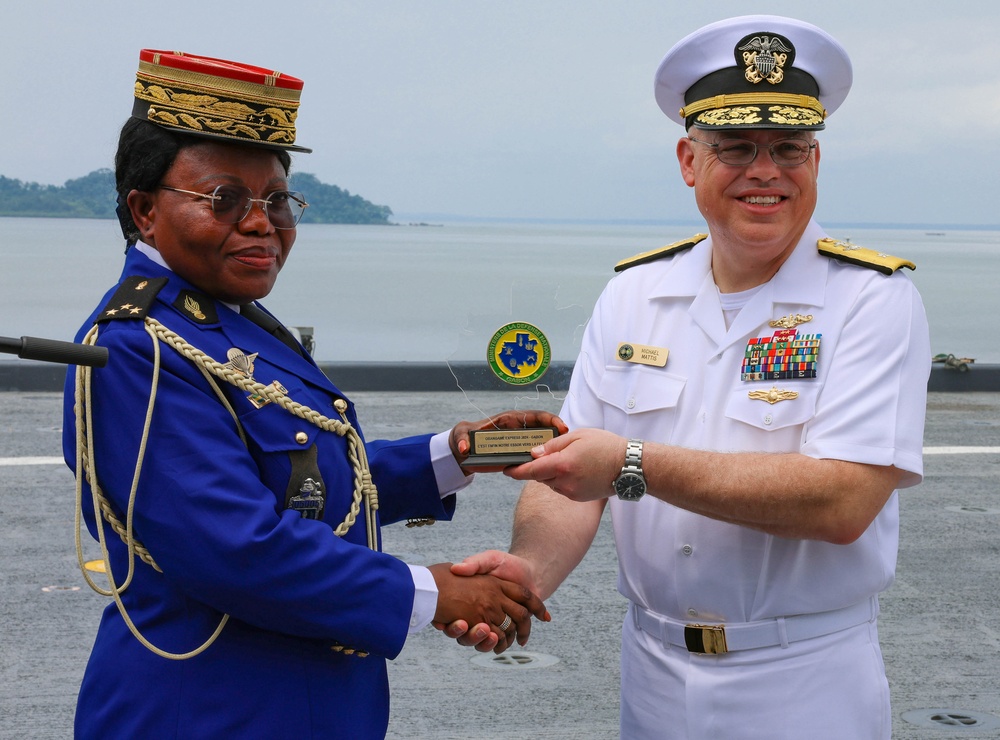 USS Hershel "Woody" Williams hosts DVs for Obangame Express