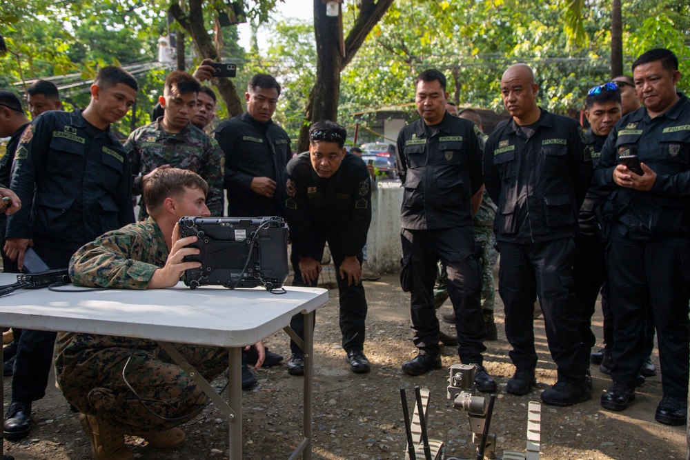 ACDC: MWSS-371 conducts EOD SMEE with SUGV 310 robots