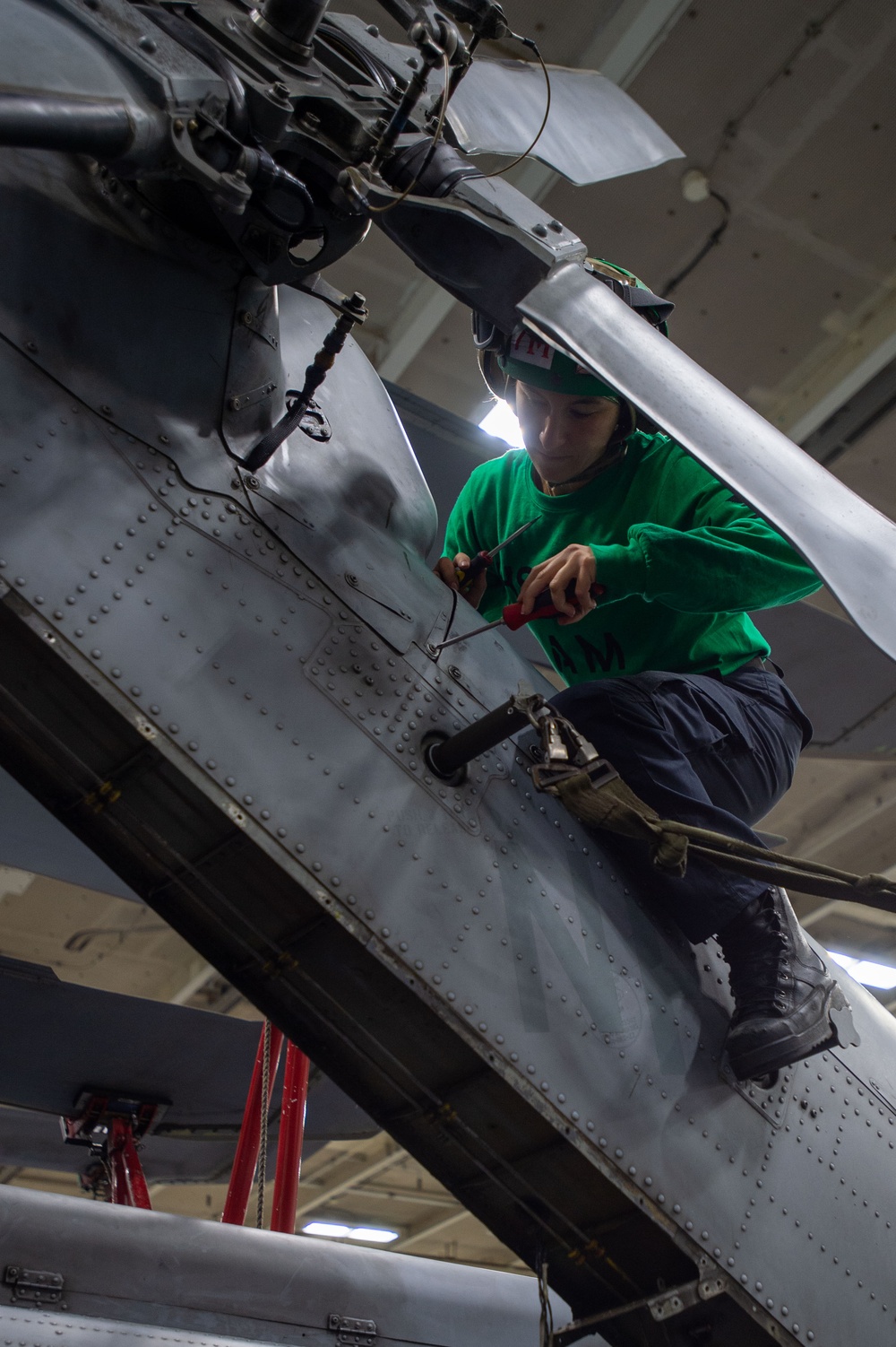 USS Ronald Reagan (CVN 76) Sailors conduct damage control drill