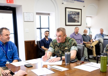 MARFORCOM Commander visits USS Arlington